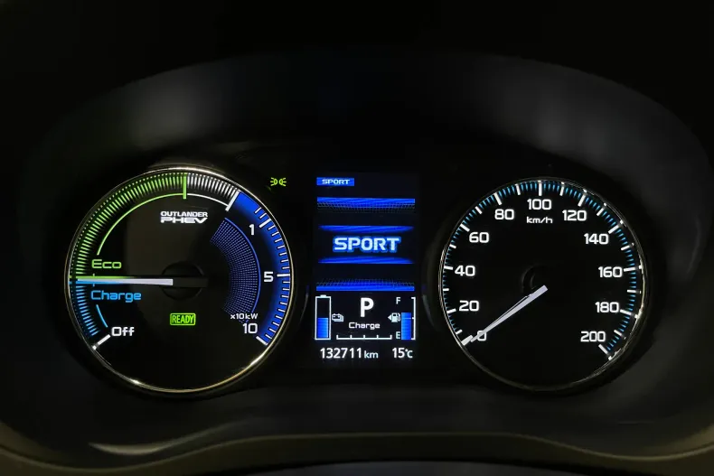 Mitsubishi Outlander din 2020 cu 132.711 km - oferta MIT126342 - foto 29