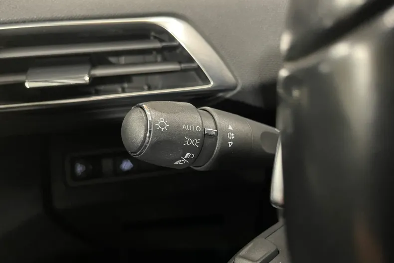 Peugeot 5008 din 2021 cu 142.622 km - oferta PEU126344 - foto 28