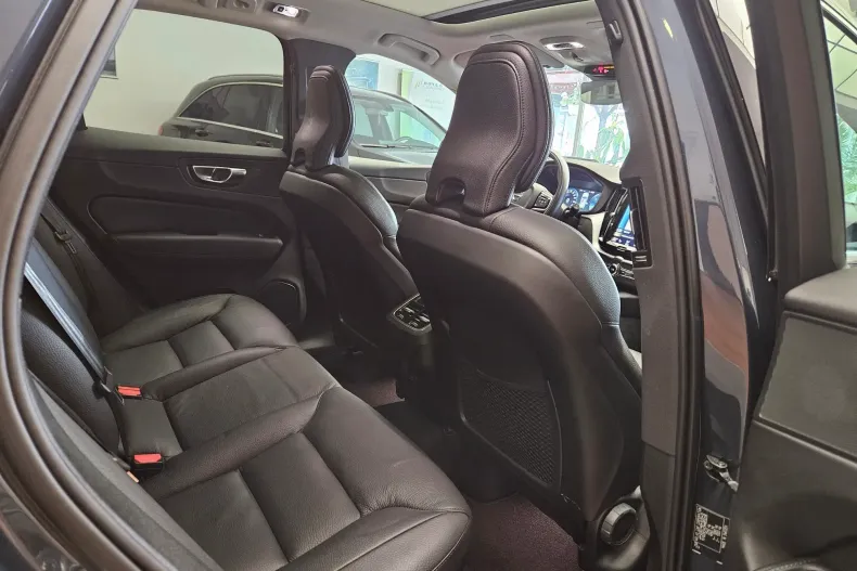 Volvo XC60 din 2021 cu 82.000 km - oferta VOL126354 - foto 17