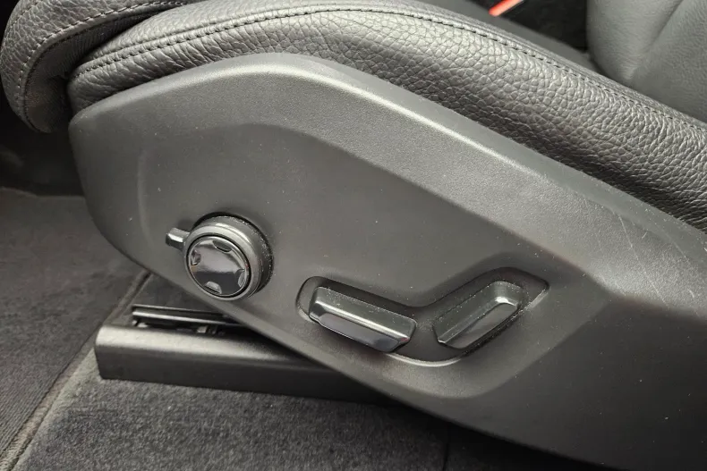 Volvo XC60 din 2021 cu 82.000 km - oferta VOL126354 - foto 24