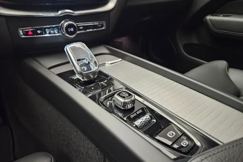 Volvo XC60 din 2021 cu 82.000 km - oferta VOL126354 - foto 27