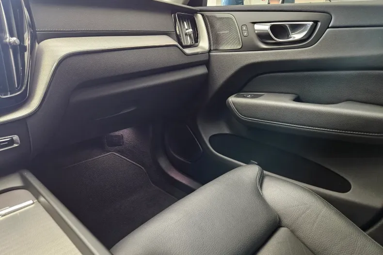 Volvo XC60 din 2021 cu 82.000 km - oferta VOL126354 - foto 29