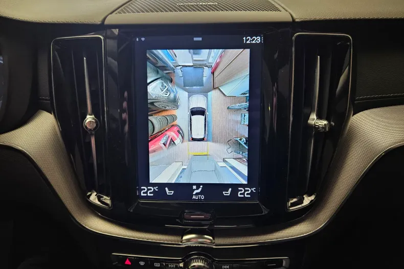 Volvo XC60 din 2021 cu 82.000 km - oferta VOL126354 - foto 32