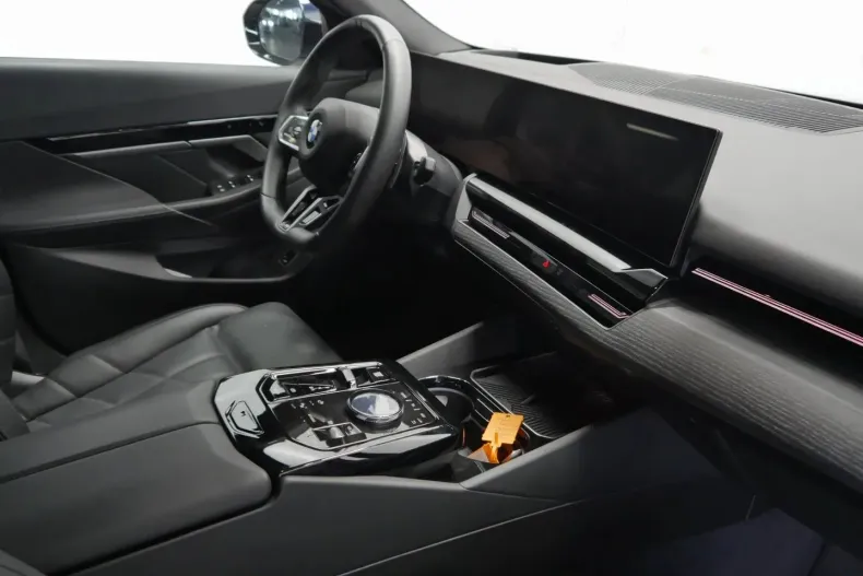 BMW Seria 5 din 2024 cu 28.300 km - oferta BMW126364 - foto 5