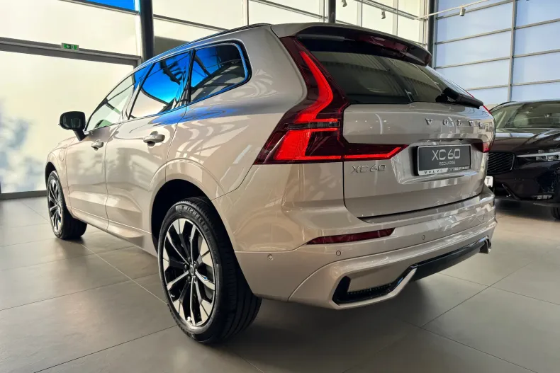 Volvo XC60 din 2025 cu 9 km - oferta VOL126394 - foto 7