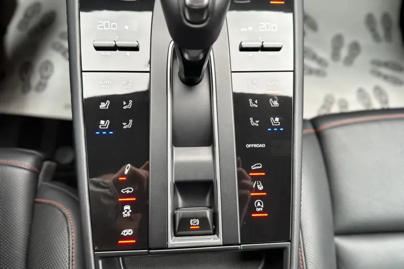 Porsche Macan din 2023 cu 20.435 km - oferta POR126398 - foto 21