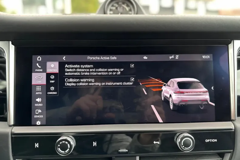 Porsche Macan din 2023 cu 20.435 km - oferta POR126398 - foto 29