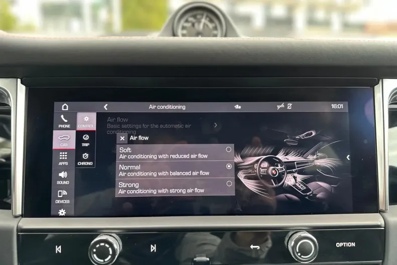 Porsche Macan din 2023 cu 20.435 km - oferta POR126398 - foto 32