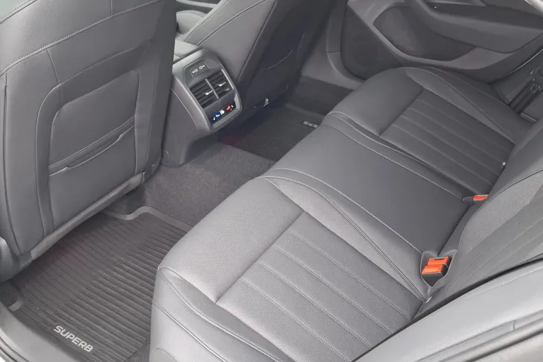 Skoda Superb din 2025 cu 5.000 km - oferta SKO126402 - foto 18