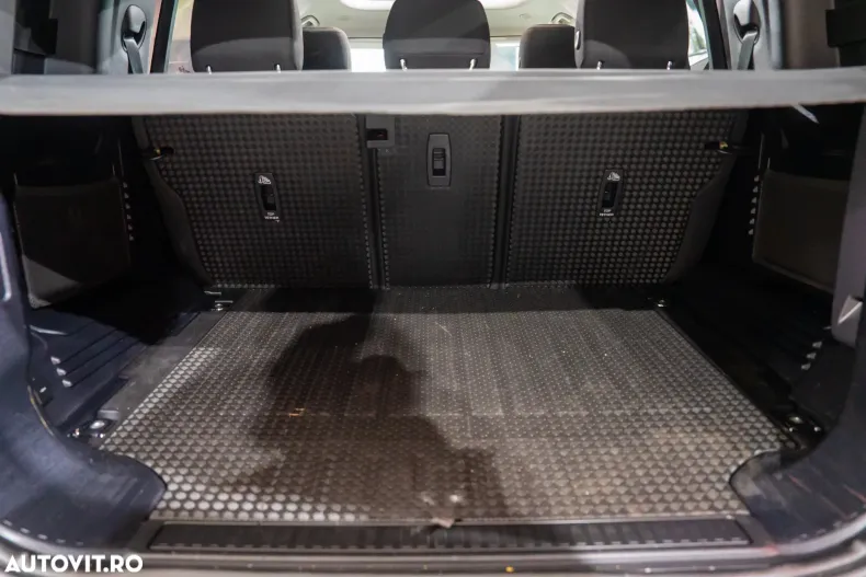 Land Rover Defender din 2022 cu 119.597 km - oferta LAN126454 - foto 15