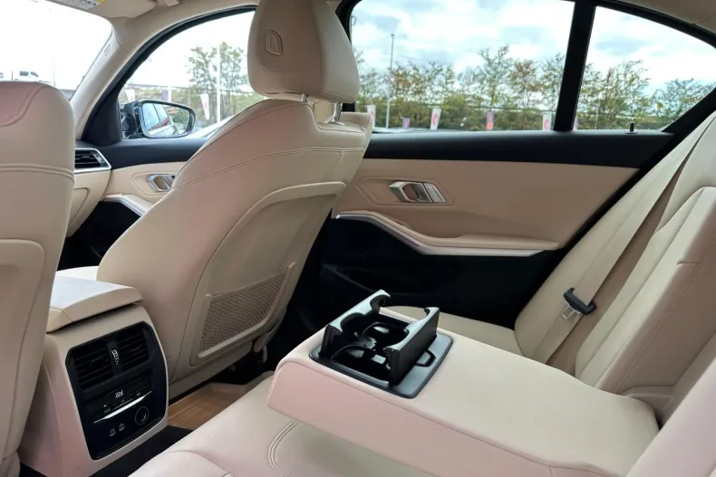 BMW Seria 3 din 2019 cu 78.628 km - oferta BMW126461 - foto 27