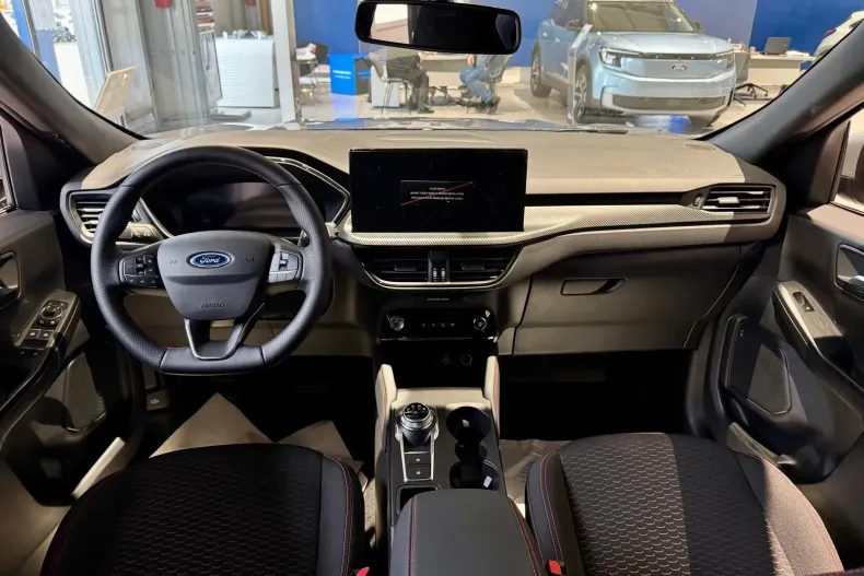 Ford Kuga din 2025 cu 5 km - oferta FOR126488 - foto 2