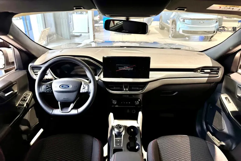 Ford Kuga din 2025 cu 5 km - oferta FOR126488 - foto 3