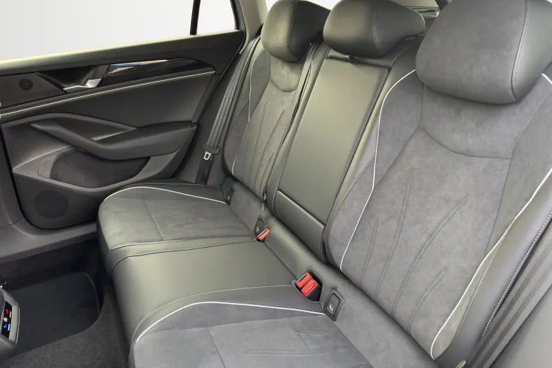 Volkswagen Passat din 2025 cu 5 km - oferta VOL126489 - foto 13