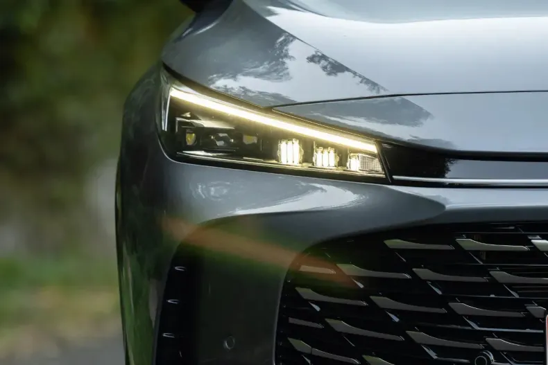 MG HS din 2024 cu 1.953 km - oferta MG0126501 - foto 5