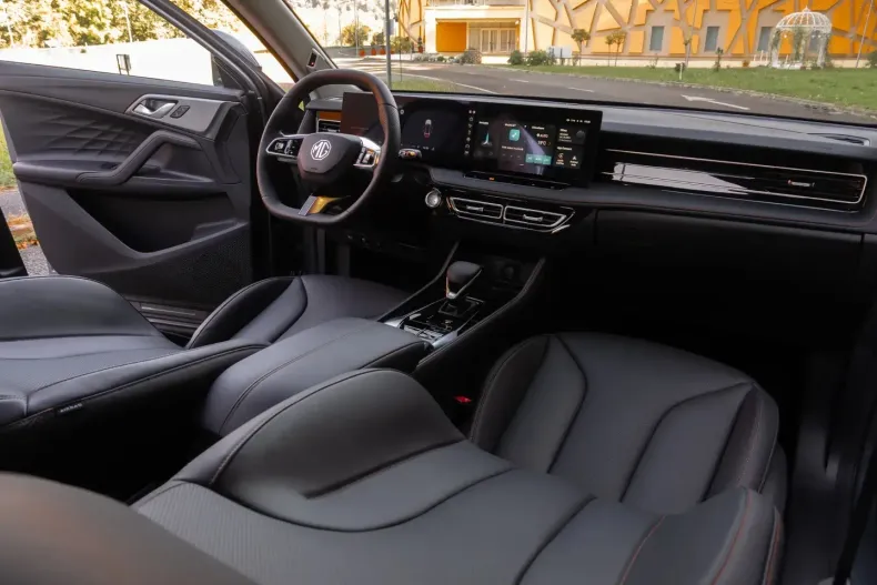 MG HS din 2024 cu 1.953 km - oferta MG0126501 - foto 14