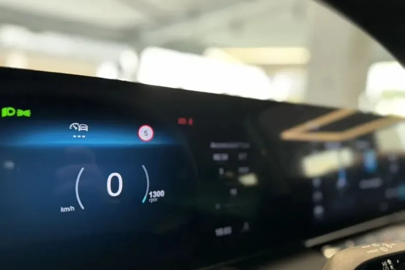 MG HS din 2024 cu 16 km - oferta MG0126502 - foto 12