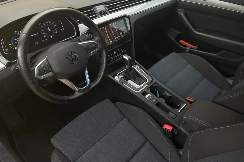 Volkswagen Passat din 2021 cu 180.000 km - oferta VOL126511 - foto 2