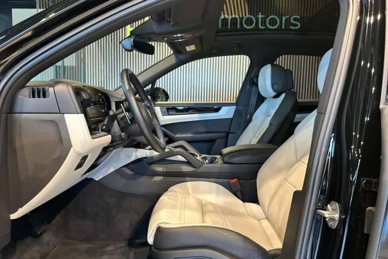 Porsche Cayenne din 2024 cu 39.918 km - oferta POR126513 - foto 9