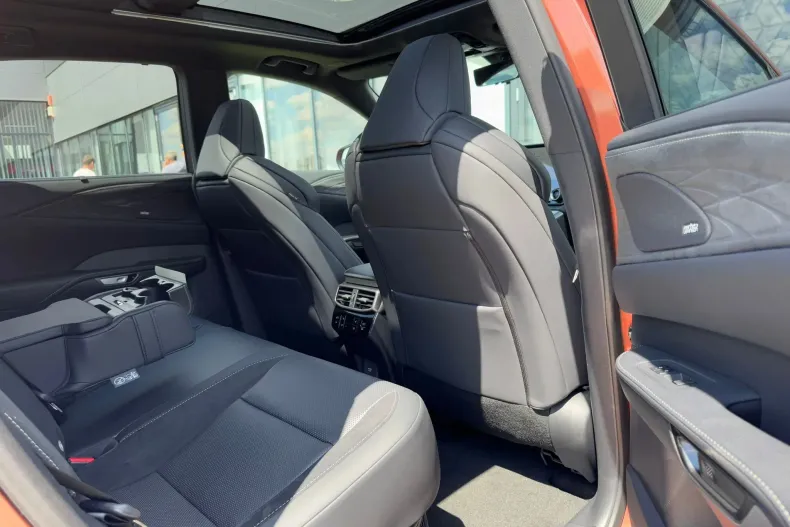 Lexus Seria RX din 2025 cu 5 km - oferta LEX126518 - foto 15