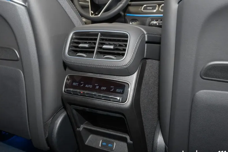 Mercedes-Benz GLE 450 din 2024 cu 9.988 km - oferta MER126527 - foto 25