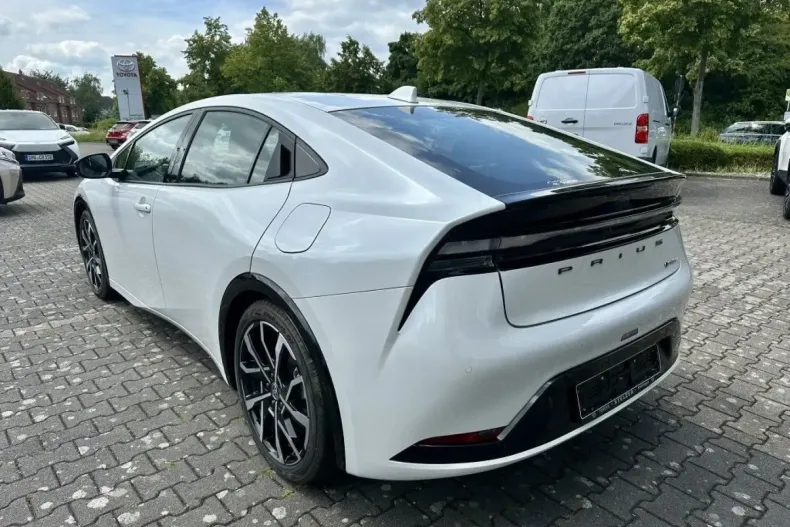 Toyota Prius din 2023 cu 5.900 km - oferta TOY126534 - foto 3