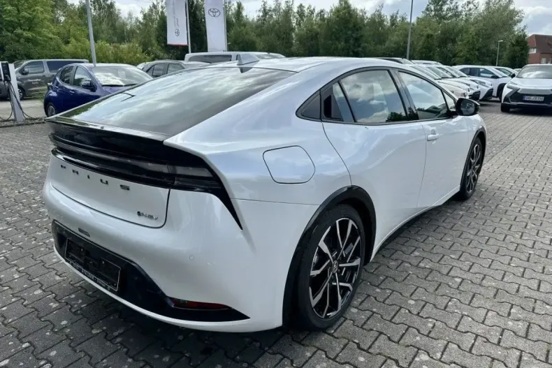 Toyota Prius din 2023 cu 5.900 km - oferta TOY126534 - foto 5