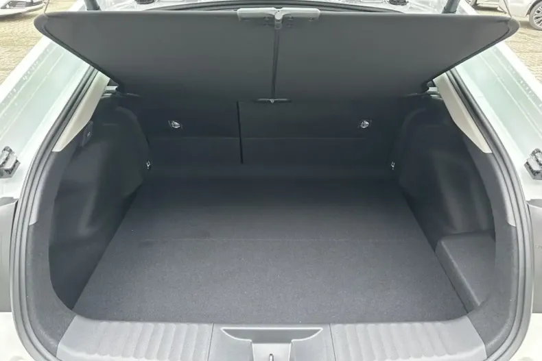 Toyota Prius din 2023 cu 5.900 km - oferta TOY126534 - foto 12