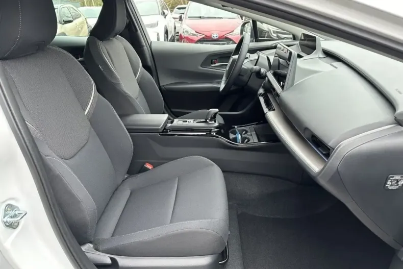 Toyota Prius din 2023 cu 5.900 km - oferta TOY126534 - foto 14