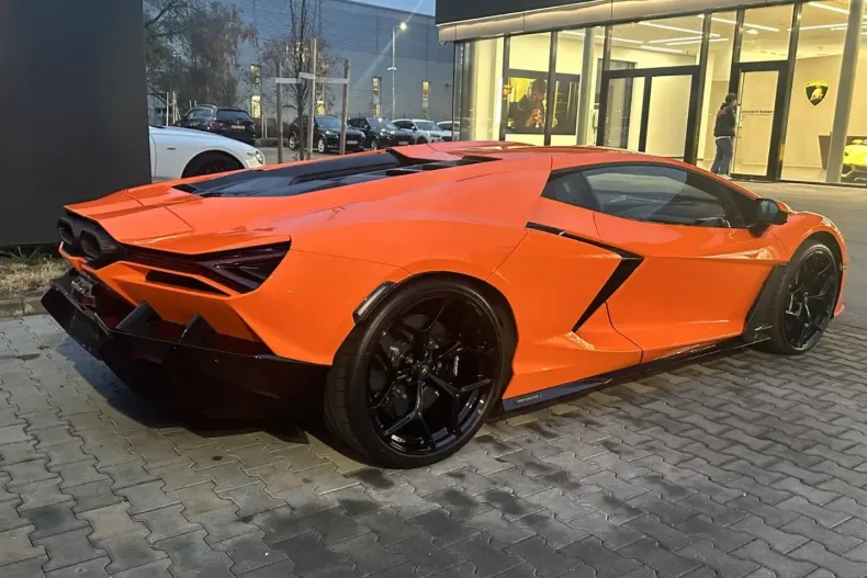 Lamborghini Revuelto din 2024 cu 2.750 km - oferta LAM126539 - foto 6