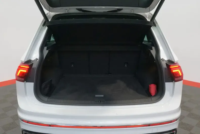 Volkswagen Tiguan din 2021 cu 55.889 km - oferta VOL126558 - foto 33