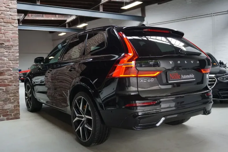 Volvo XC60 din 2023 cu 34.989 km - oferta VOL126559 - foto 4