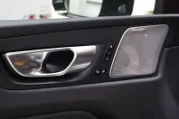 Volvo XC60 din 2023 cu 34.989 km - oferta VOL126559 - foto 7