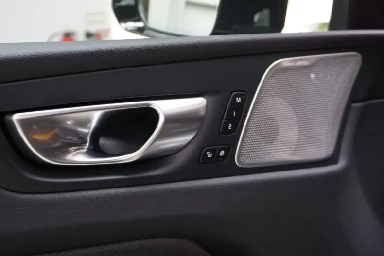 Volvo XC60 din 2023 cu 34.989 km - oferta VOL126559 - foto 7