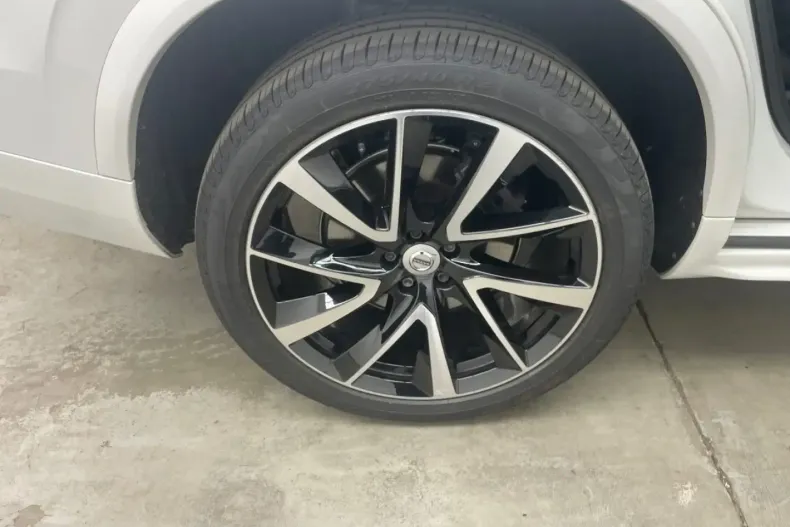 Volvo XC90 din 2021 cu 46.987 km - oferta VOL126560 - foto 9