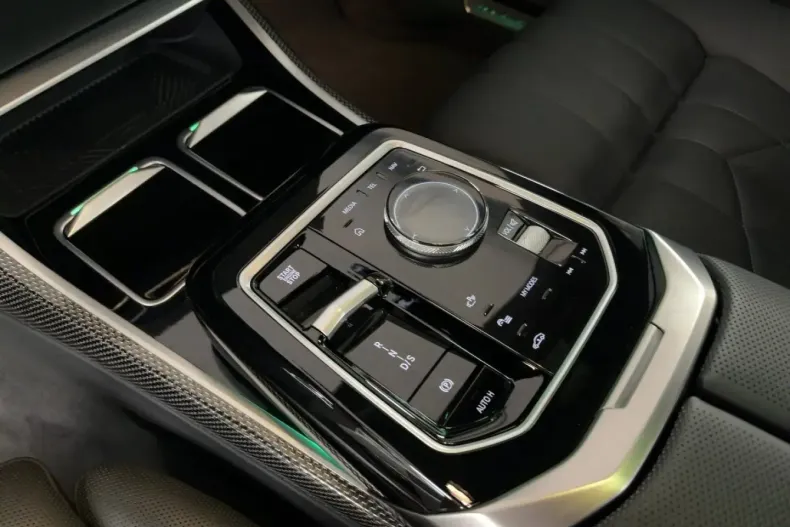 BMW 740 din 2023 cu 41.025 km - oferta BMW126561 - foto 13