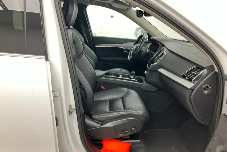 Volvo XC90 din 2022 cu 60.023 km - oferta VOL126562 - foto 6