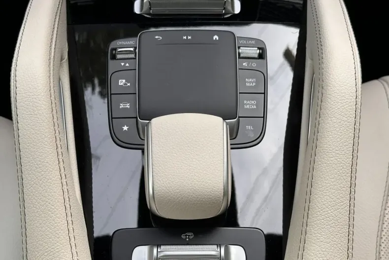 Mercedes-Benz GLE 450 din 2024 cu 12.900 km - oferta MER126575 - foto 25