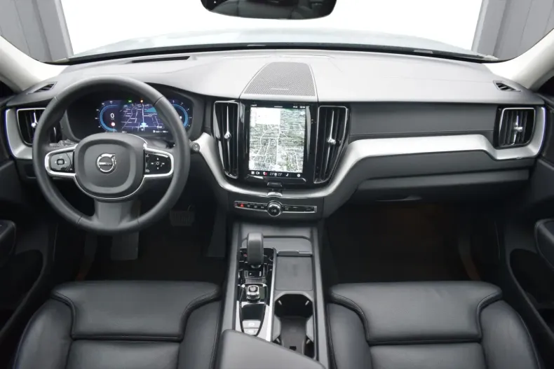 Volvo XC60 din 2022 cu 66.000 km - oferta VOL126579 - foto 12