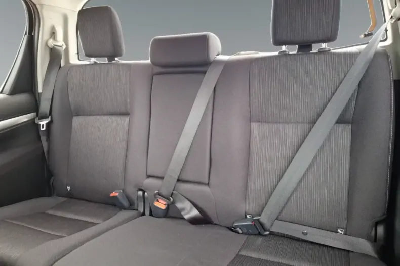 Toyota Hilux din 2025 cu 10 km - oferta TOY126591 - foto 14