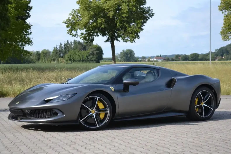 Ferrari 296 GTB din 2023 cu 15.000 km - oferta FER126595 - foto 4