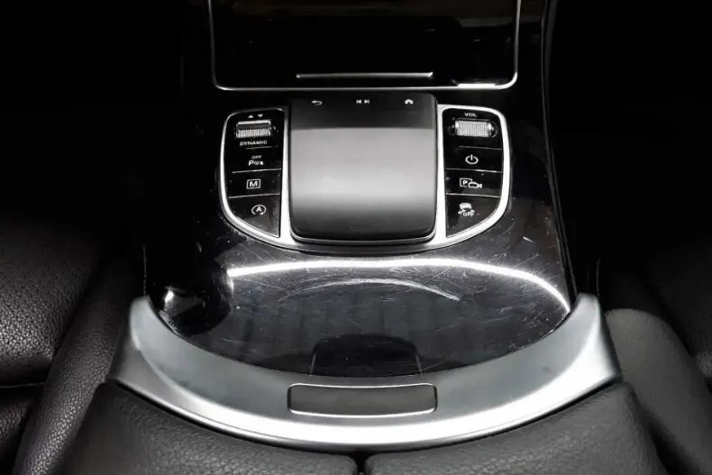 Mercedes-Benz GLC 200 din 2022 cu 85.071 km - oferta MER126605 - foto 5