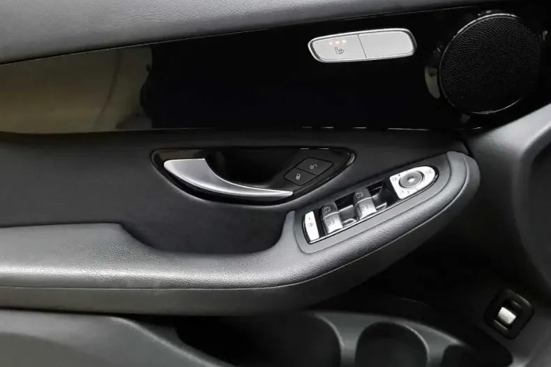 Mercedes-Benz GLC 200 din 2022 cu 85.071 km - oferta MER126605 - foto 10