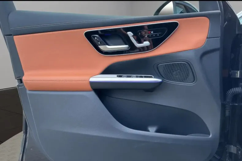 Mercedes-Benz GLC 450 din 2024 cu 7.111 km - oferta MER126614 - foto 6