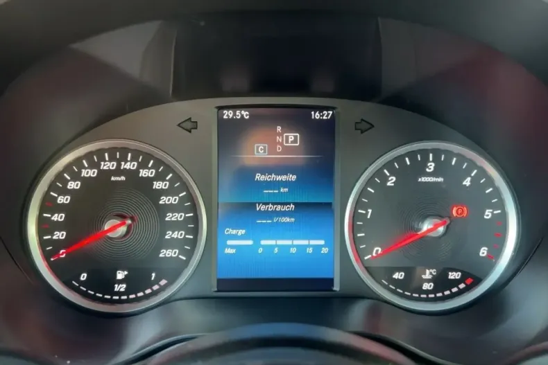 Mercedes-Benz GLC 200 din 2022 cu 73.538 km - oferta MER126620 - foto 11