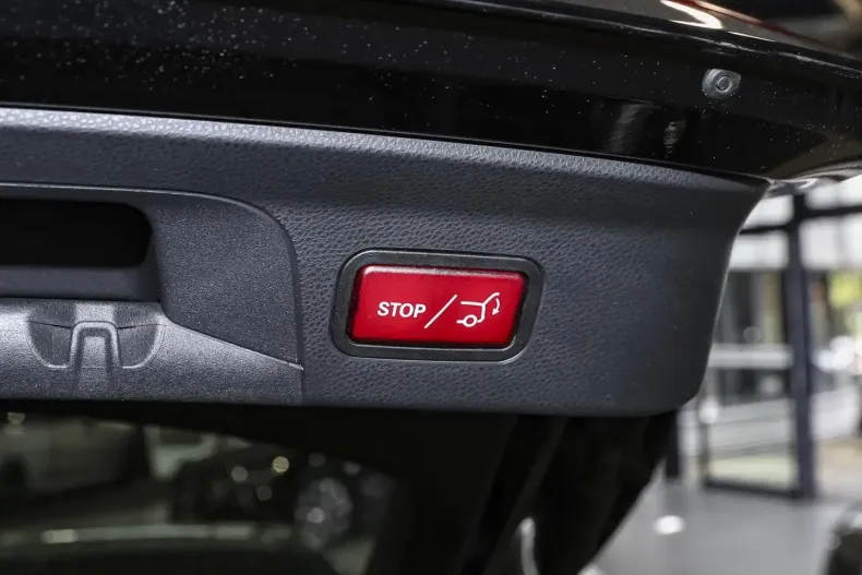 Mercedes-Benz GLC 220 din 2022 cu 96.490 km - oferta MER126623 - foto 10