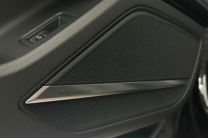 Audi A8 din 2022 cu 54.167 km - oferta AUD126631 - foto 28