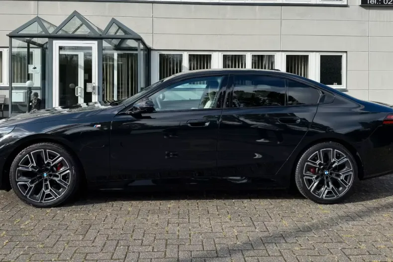 BMW 530 din 2025 cu 4.057 km - oferta BMW126637 - foto 2