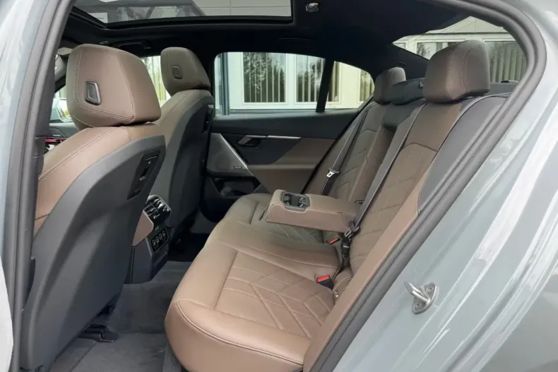 BMW 530 din 2025 cu 4.086 km - oferta BMW126644 - foto 12