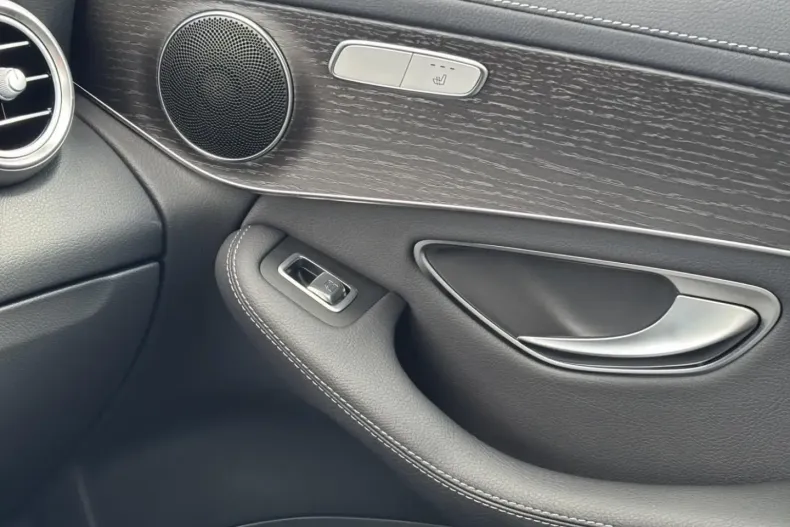 Mercedes-Benz GLC 300 din 2021 cu 40.894 km - oferta MER126646 - foto 14